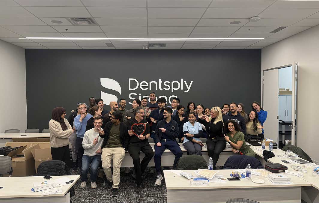 dc Institute Faculty Chair, Dr. Gary Glassman with attendees of his Endodontics course.